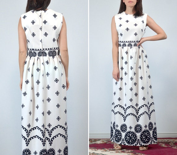 1970s White Maxi Dress, M - image 4