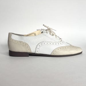 White Leather Oxfords, Womens Beige Shoes, Vintage Lace Up Brogues Wingtips, Deadstock, sz 6