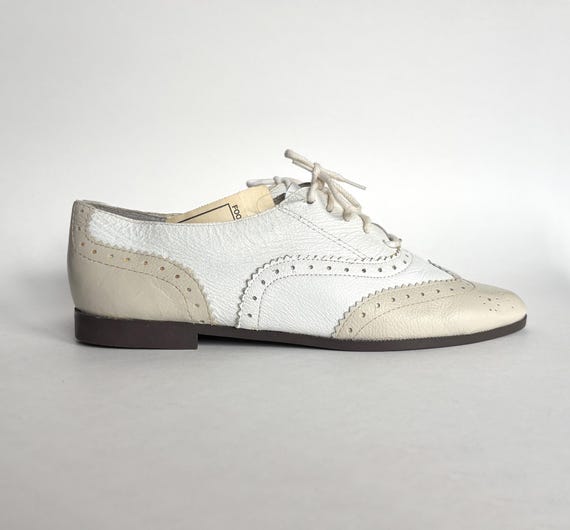 White Leather Oxfords, Womens Beige Shoes, Vintage Lace up