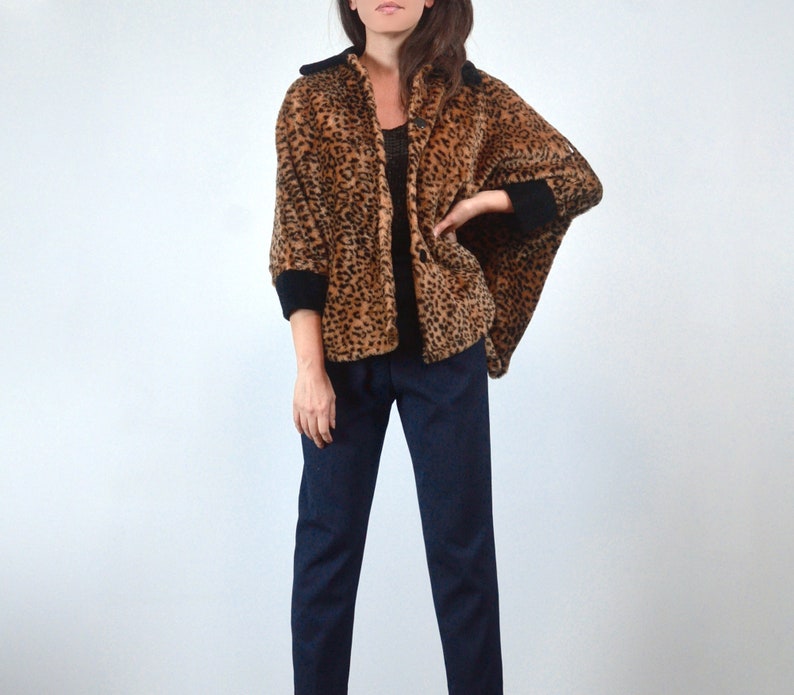 90s Leopard Print Cape Coat, XS to M Vintage Fuzzy Faux Fur Jacket image 6