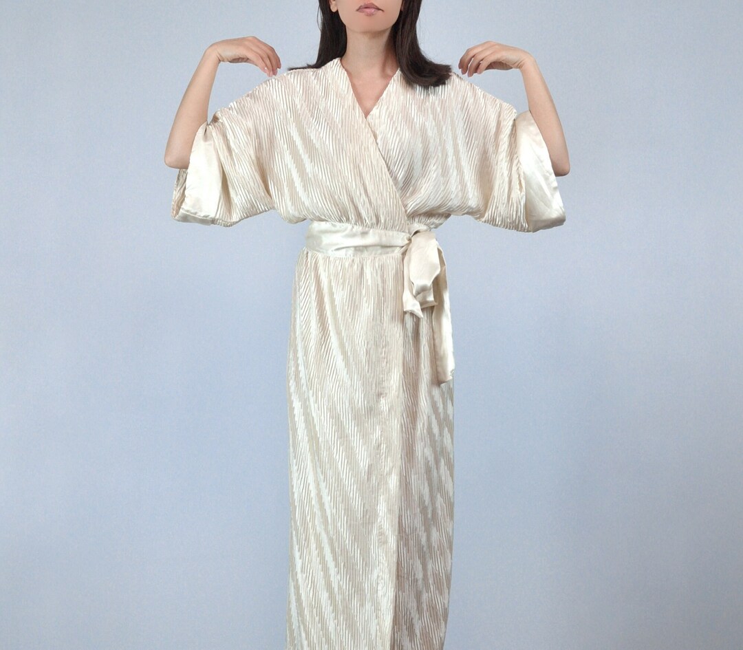 80s Ivory Crinkle Texture Robe, M - Etsy