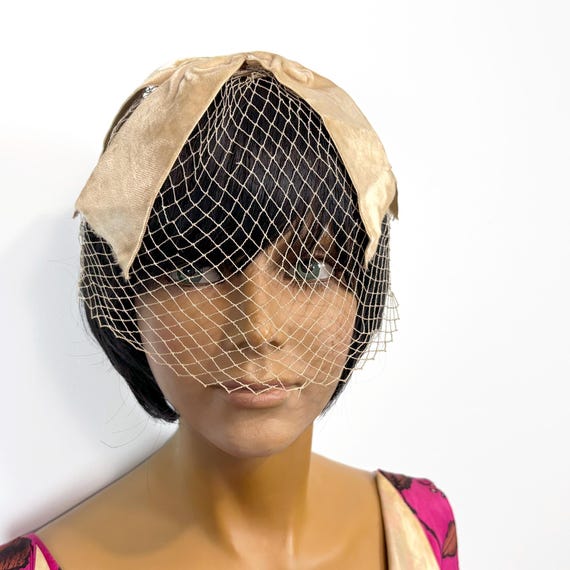 Vintage 50s Birdcage Veil Bow Hat, Whimsey Fascinator - Etsy display picture 1