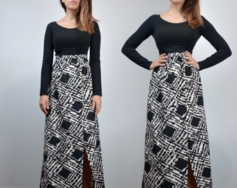 Maxi Skirt for Women, Long Skirt Vintage, Black White 70s Button Up Skirt - Medium M