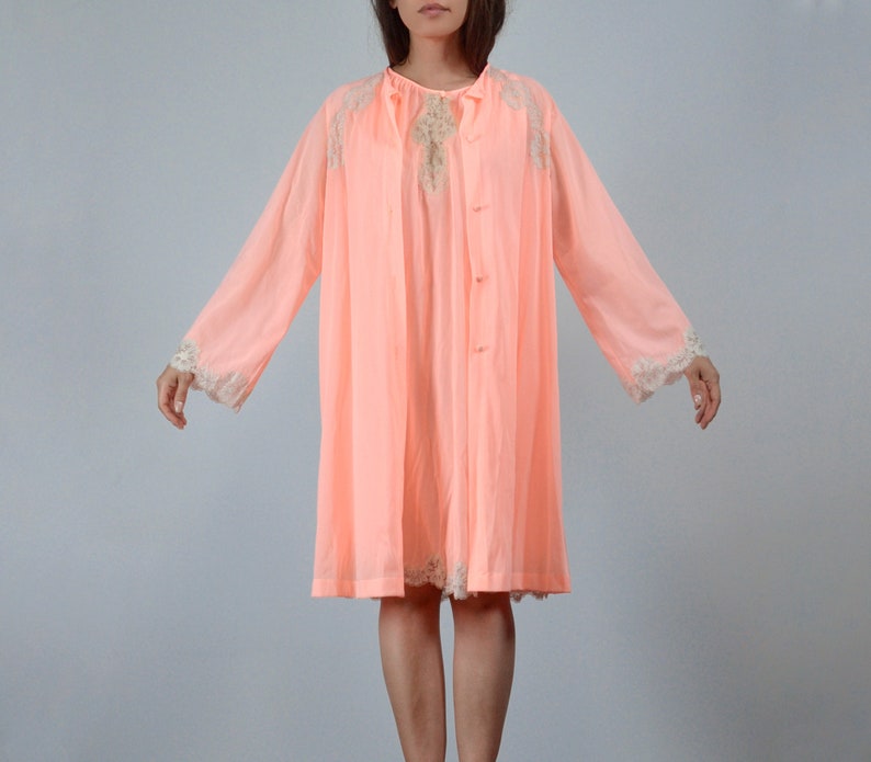 Oranje peignoirset uit de jaren 70, M Vintage jaren '70 Nylon Nachtjapon en Robe, Nachtkleding Loungewear, Medium afbeelding 6