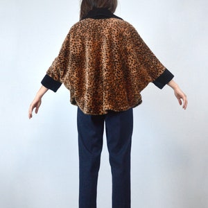 90s Leopard Print Cape Coat, XS to M Vintage Fuzzy Faux Fur Jacket image 5