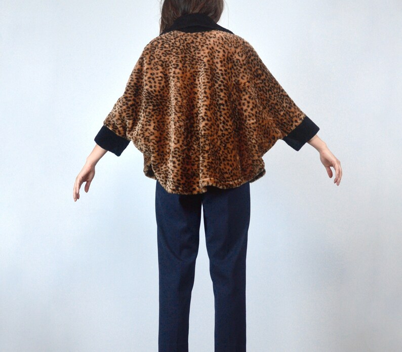 90s Leopard Print Cape Coat, XS to M Vintage Fuzzy Faux Fur Jacket image 5