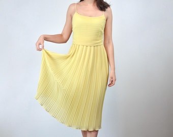Vestido vintage amarillo claro con pliegues de acordeón, talla XS a S