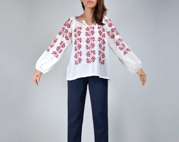 Vintage White Embroidered Blouse Medium 