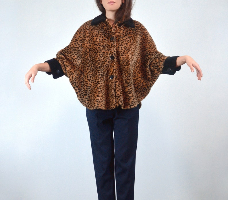 90s Leopard Print Cape Coat, XS to M Vintage Fuzzy Faux Fur Jacket image 3