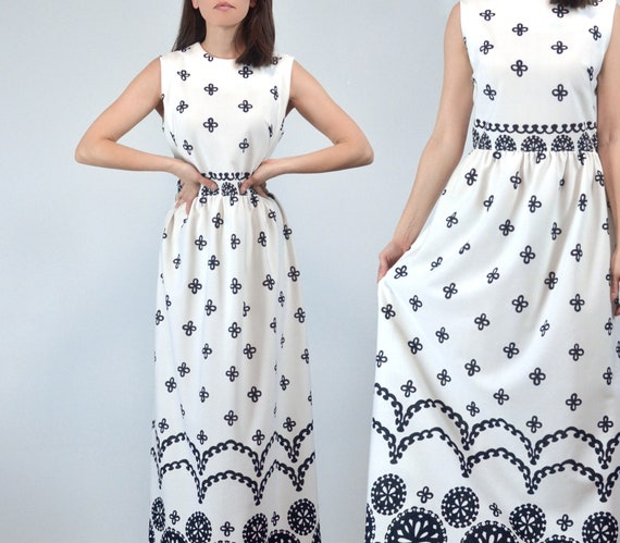 1970s White Maxi Dress, M - image 3