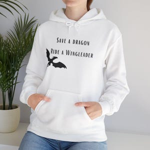 Bluza z kapturem Uratuj smoka i Wingleadera |  Xaden Riorson | Czwarte skrzydło, żelazny płomień, fani onyksowej burzy | Herbata romantyczna | Książka Chłopak