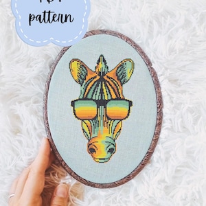 Zebra met bril | PDF kruissteekpatroon | Modern borduurwerk | Kleurrijke dieren | xsd | Handgemaakte kaart | Digitaal bestand downloaden | SAGA