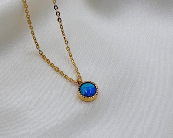 Collier pierre bleue : acier inoxydable plaqué or 18 carats, fait main