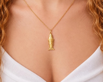 Fish Necklace :Movable Pendant,Sea Lover Necklace,Everyday Jewelry,Pisces Gift,Waterproof,Stainless Steel