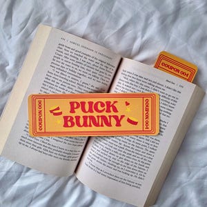 Puck Bunny Lesezeichen | Hockey-Romanze, vom Campusleben inspiriert, heißes Zitat für Jungen