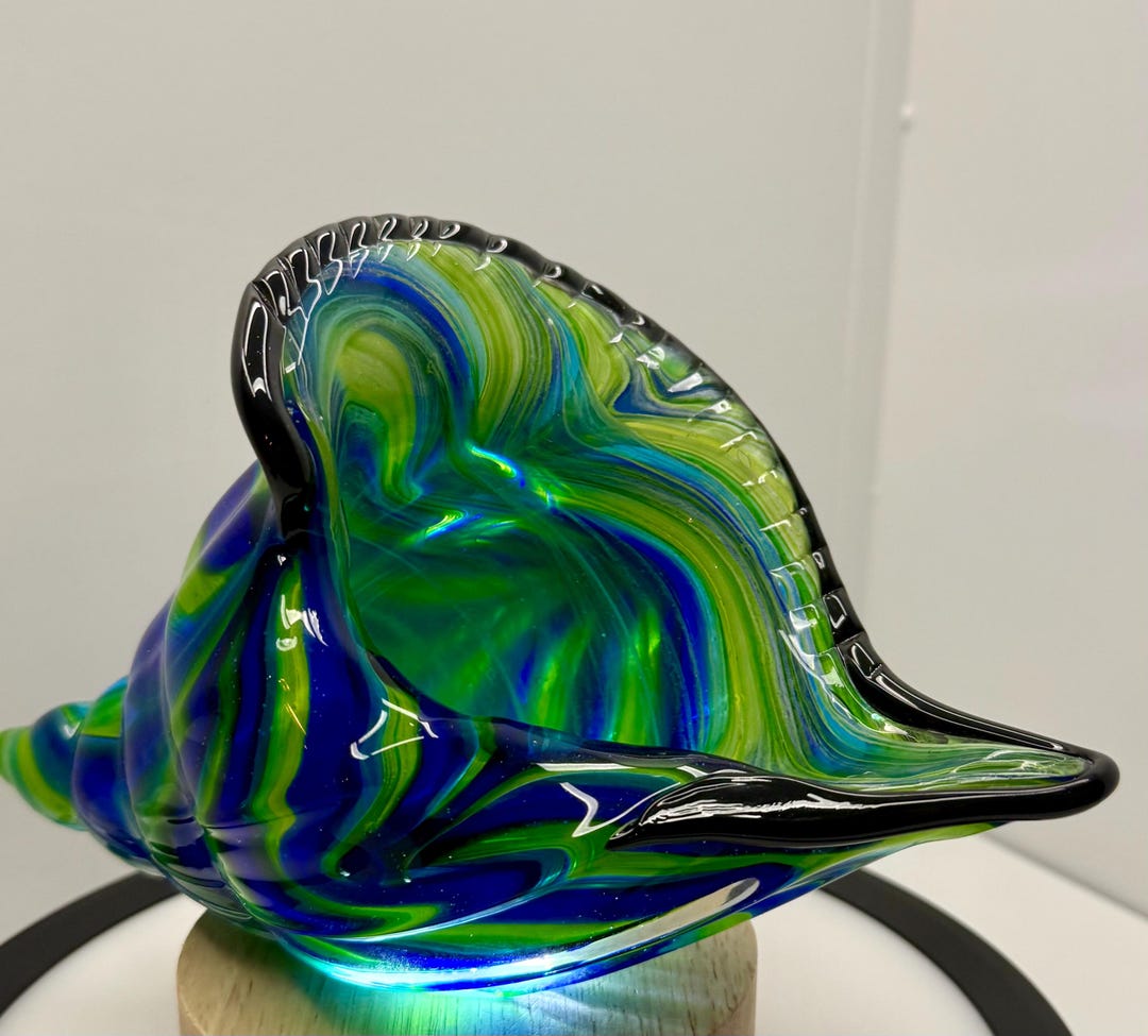 Handblown Glass Conch Shell Statue With USB LED Stand (8-inch) Green ...