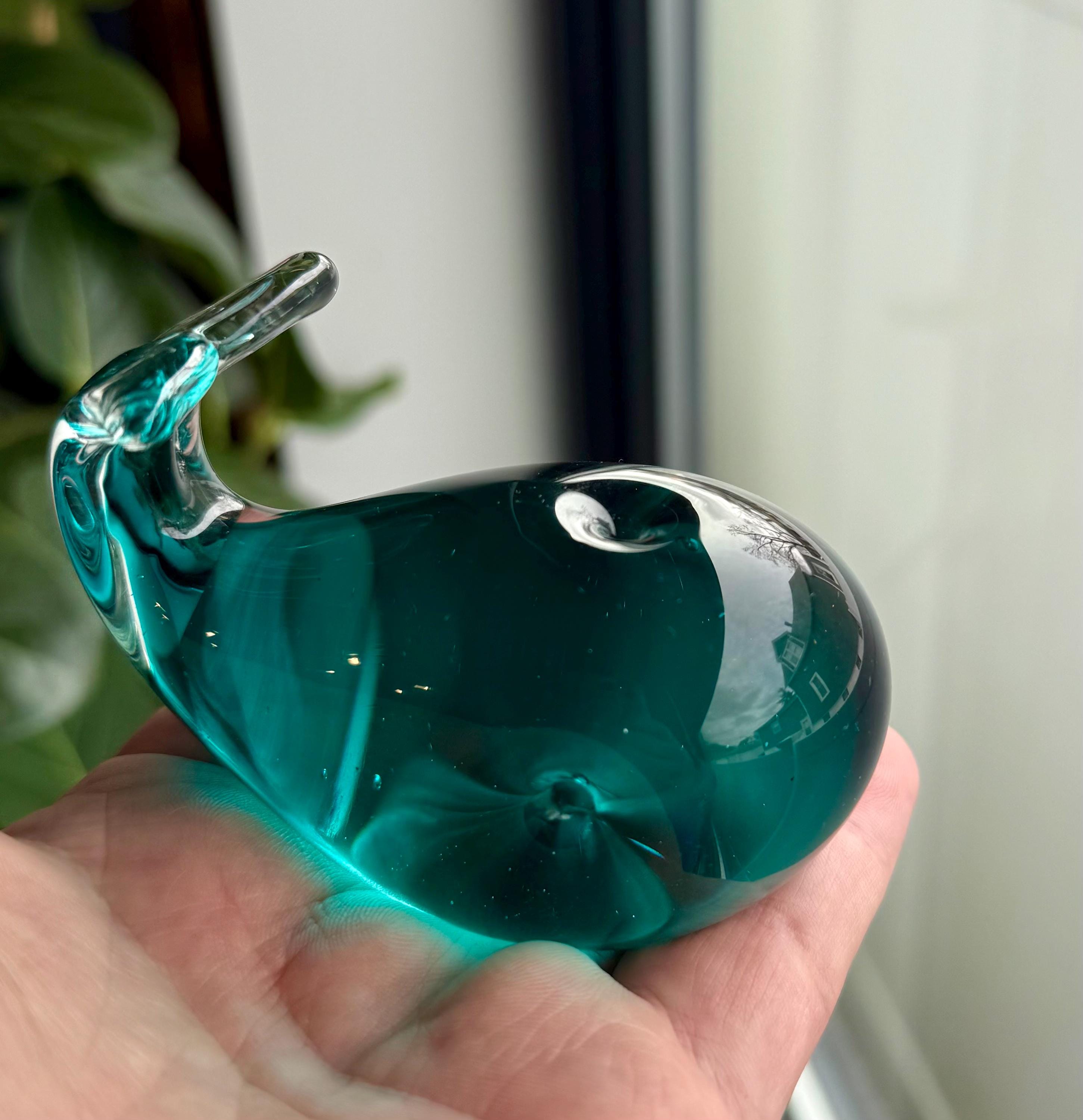 Crystal Glass Whimsical Whale (4”)