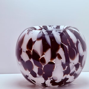 Hand Blown Brown/White Tortise Vase (9-Inch)