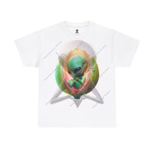 Alien in Bloom by Mischievous Aliens. Unisex Heavy Cotton Tee.