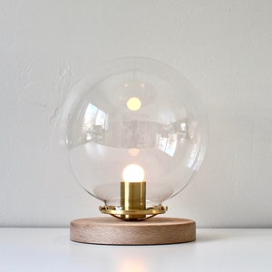 Bubble Lamp, Table Lamp with Large 10 Clear Glass Globe Shade, Wooden Base, Brass Shade Holder, Mid Century Modern Desk Lighting Fixture imagem 1