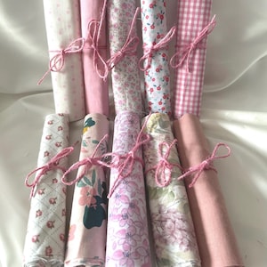 Set mit 50 neuen rosafarbenen Baumwollstoffresten. 15x15cm. Ideal für Scrapbooking, Basteln, Decken, Schmuck, Patchwork, Taschen, etc.