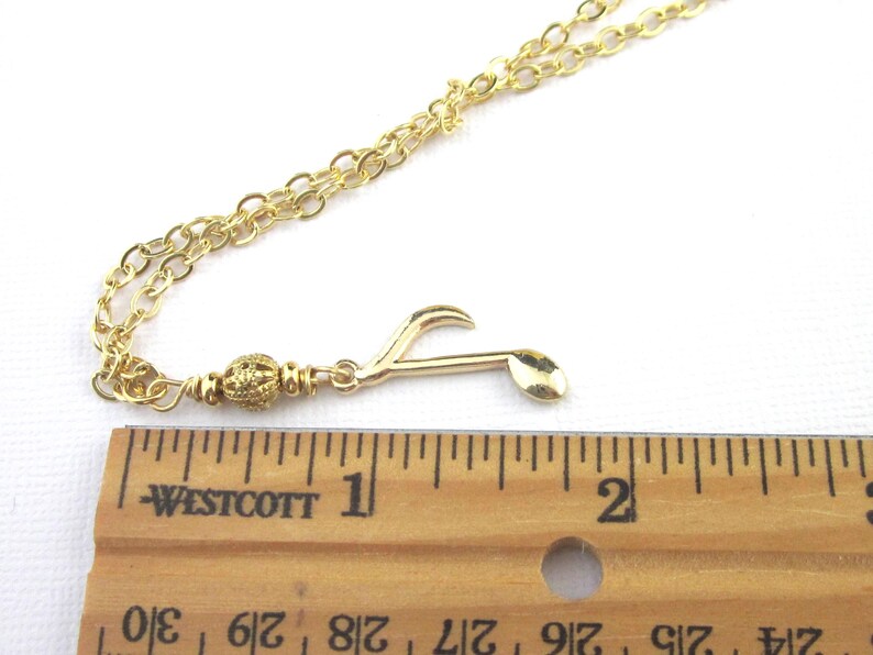 Collar con colgante de corchea de oro: regalo de joyería musical imagen 3
