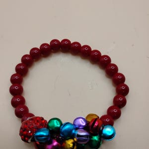 Wesoła bransoletka z dzwoneczkami, zabawne koraliki z żywicy z kolorowymi dzwoneczkami