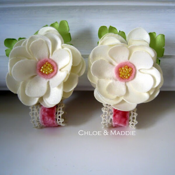 Ivory and pink vintage inspired partially lined alligator clips ( Set of Two). PENNEY