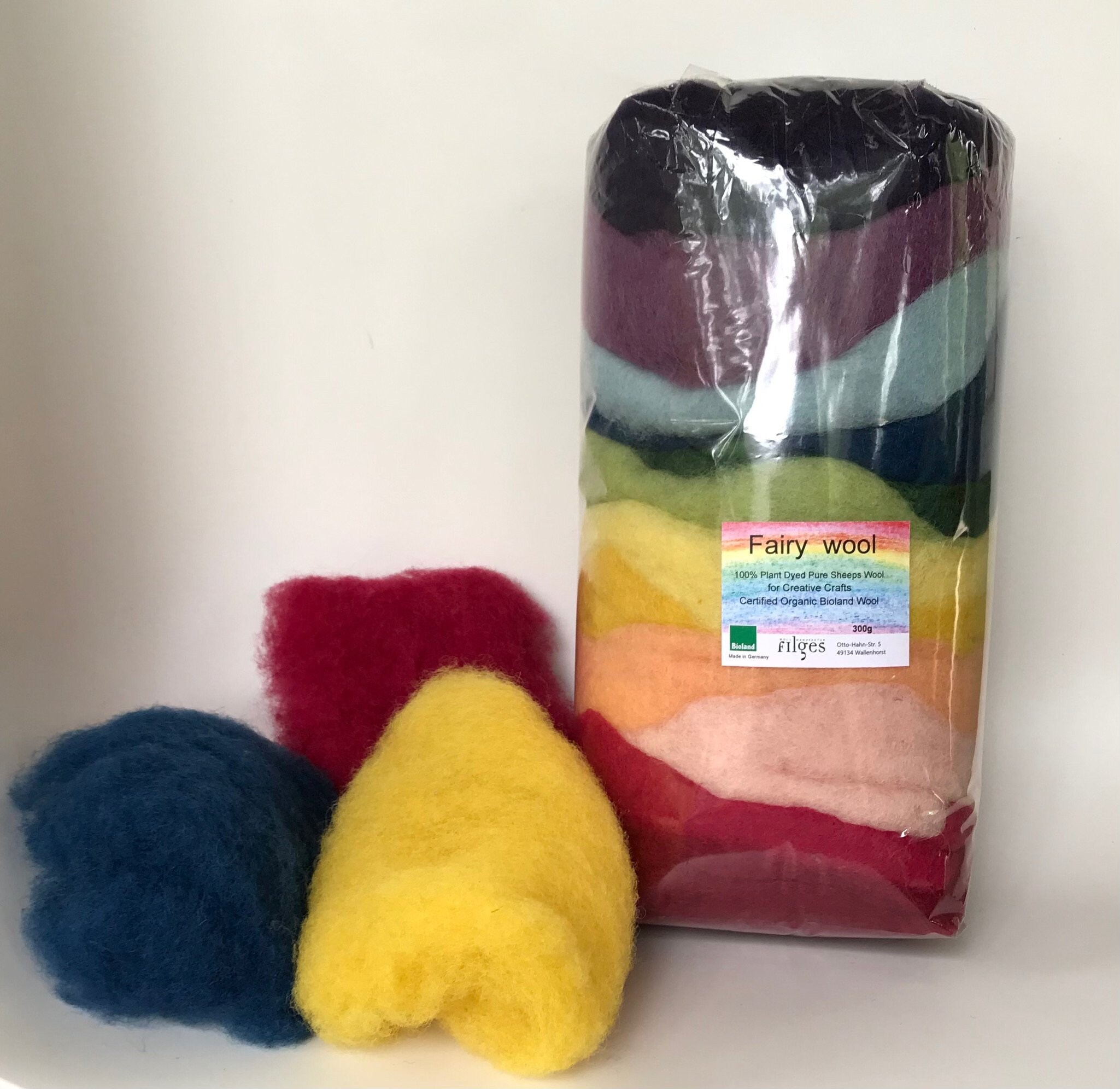 Plant-dyed 100g fairytale felting wool in 12 colours - Filges