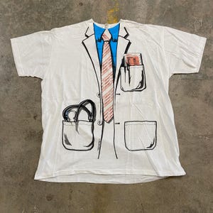 Vintage 1978 Doctor Graphic T Shirt / Vintage T Shirt