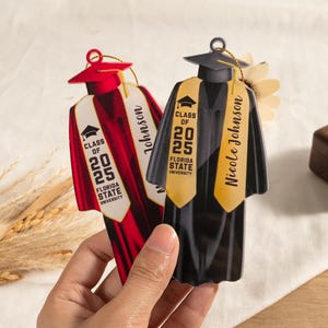 Gepersonaliseerd afstudeerornament, gepersonaliseerd ornament van klasse van 2025, afstudeercadeau middelbare school, cadeau nieuwe afgestudeerde, afgestudeerde student
