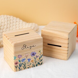 Hucha de madera personalizada con flores silvestres, hucha de flores personalizada con nombre, hucha, regalo de bautismo, regalos para niñas, decoración de guardería bohemia