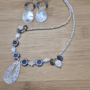 Mother-of-Pearl Beaded necklace set
