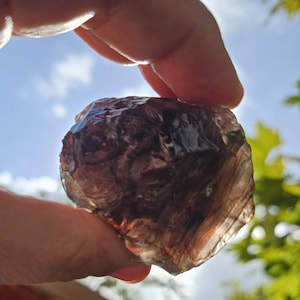 Lila monoatomarer Andara-Kristall „Herz des Feuers“