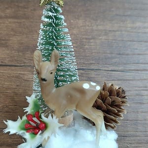 Handmade Tart Tin Vintage Deer Clip On Ornament Fawn Tree Pinecone Holly Snow O1