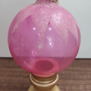 Boné de neve de vidro sem prata vintage da segunda guerra mundial rosa grande bola ornamento de natal EUA