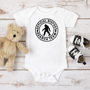 Body bébé Bigfoot, cadeau bébé Bigfoot, cadeau bébé sasquatch, chemise bébé sasquatch, body Bigfoot, cadeau baby shower, cadeau bébé PNW