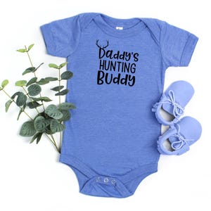 Daddy&#39;s Hunting Buddy Bodysuit, Hunting Baby Gift, Deer Hunter Baby Gift, Daddy&#39;s Girl, Daddy&#39;s Boy, Unisex Baby Gift, Gender Neutral Baby