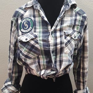 Seattle Mariners Women&#39;s Medium Plaid Button Down Shirt Green Blue MLB Baseball