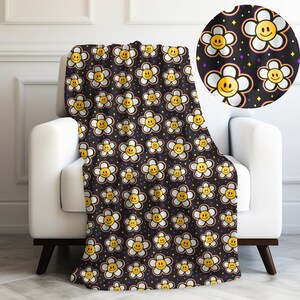Retro Daisy with Smiley Faces Velveteen Plush Blanket 3 Sizes