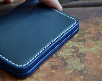 SparrowV2 in Horween Cavalier — Vertical Bifold