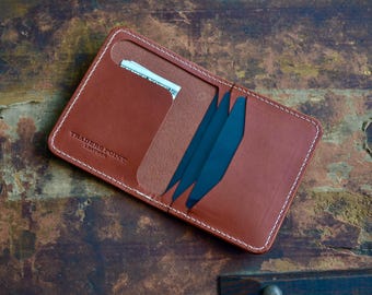 Wickett and Craig Leather Vertical Bifold Wallet - Men’s Card & Cash Wallet - Precision Stitching