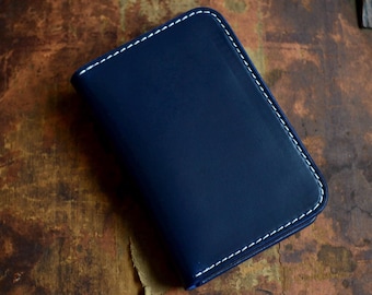 JonasV3 in Horween Cavalier - Vertical Bifold