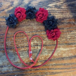 Black and Red Flower Headband afbeelding 2