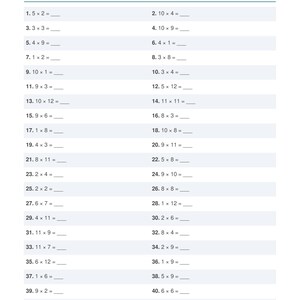 Może przedstawiać: Zestaw trzech ceramicznych kubków z nakrapianym, matowym wykończeniem. Kubki są w odcieniach kremu, jasnoszarym i ciemnoszarym. Każdy kubek ma prosty, minimalistyczny design i zaokrąglony uchwyt.