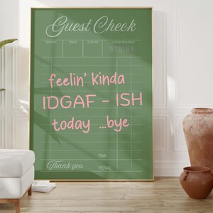 Stampa Sassy Guest Check / Arte murale Sage Green Gallery / Decorazione murale Preppy Maximalist / Dormitorio universitario / Estetica Preppy / Download digitale