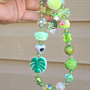 Monstera Plant Chunky Beaded Keychain – Handmade Green Botanical & Nature-Inspired Accessory