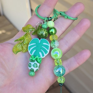 Monstera Plant beaded keychain