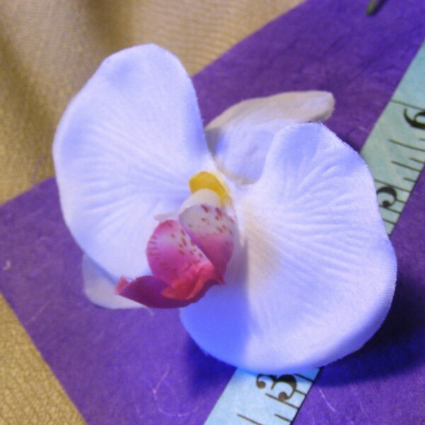 ORCHID hair clip - white with magenta center- customizable on bobby pin, barrette, comb or alligator clip