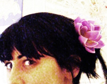 Dame de LOTUS - violet - customizable on bobby pin, barrette, comb or alligator clip